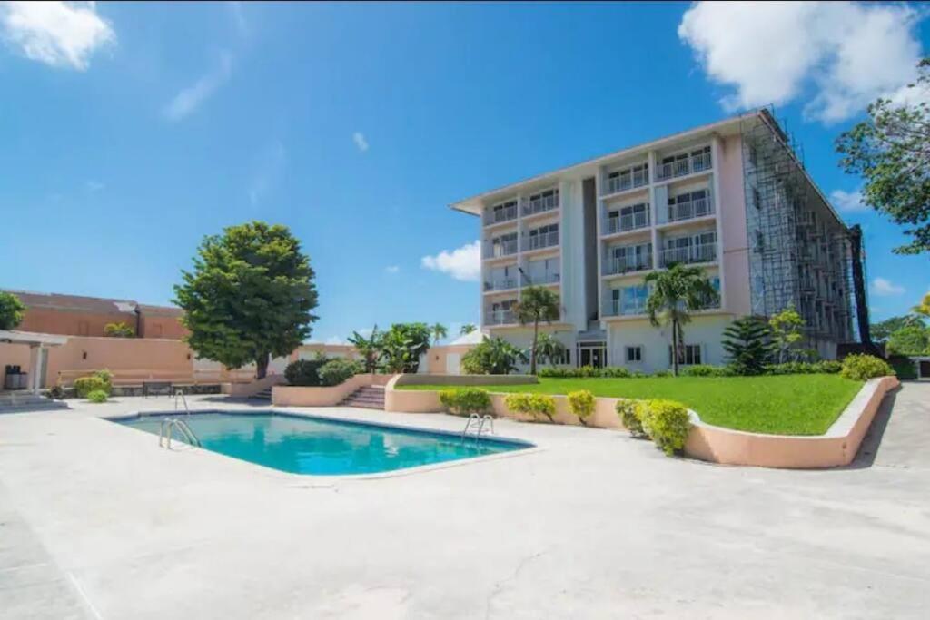 Nassau Harbour Cozy 2 Bedroom Condo Екстер'єр фото